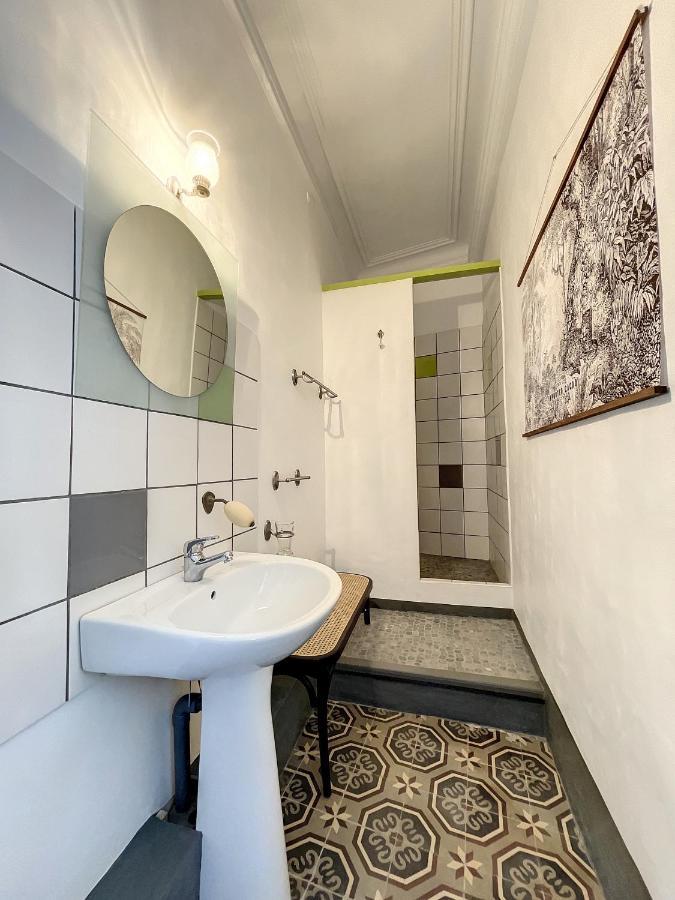 Roubia L'Oiseau Bleu Peacock B&B 외부 사진