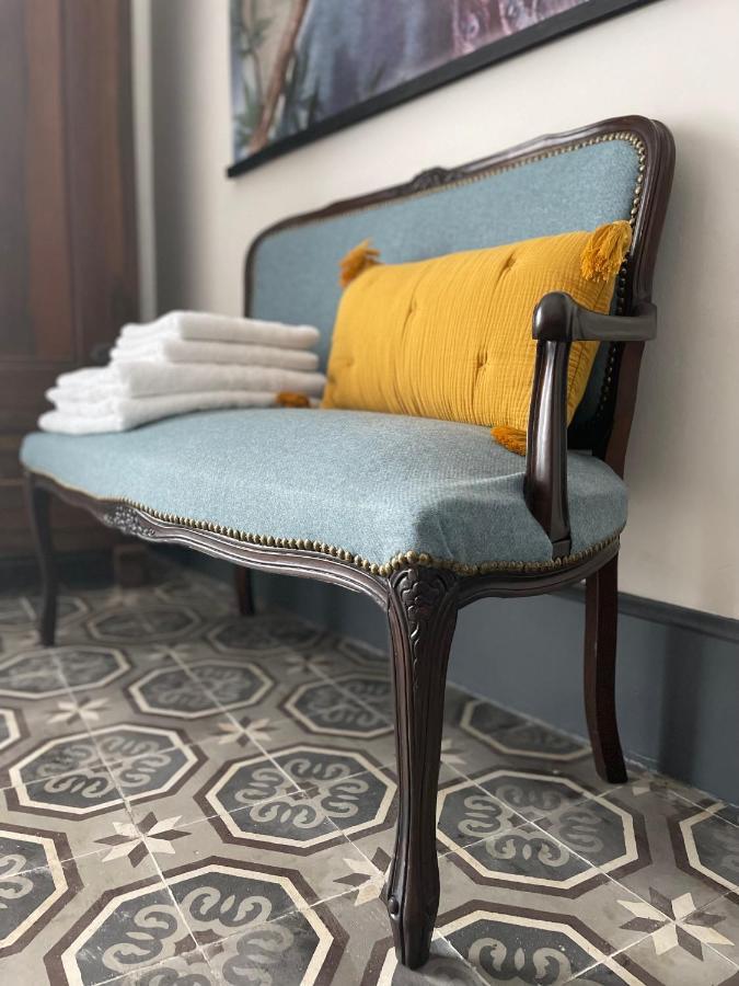 Roubia L'Oiseau Bleu Peacock B&B 외부 사진